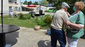 Comment La Maison De Retraite Saint Leger A Soissons Rend Le Confinement Supportable