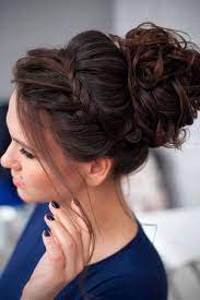 Kreative partydeko, luftballons, kostüme & mehr. 15 Chic Hairstyle Ideas For A Party Lovehairstyles Com Curly Homecoming Hairstyles Bridesmaid Hair Updo Medium Length Hair Styles