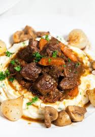 Julia S Beef Bourguignon And Garlic Mashed Potatoes Spachethespatula Com Recipe Recipes French Beef Stew Beef Recipes