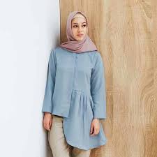 Sky blue (kemiripan warna 90% dengan foto, terpengaruh efek cahaya) ukuran : 10 Inspirasi Warna Jilbab Yang Cocok Untuk Baju Warna Biru