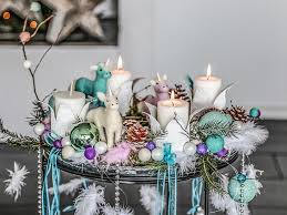 Einhorner Und Federn Statt Der Alljahrlichen Klassiker Weihnachtliche Deko Mit Adventskranz Und Amaryllis Adventskranz Einhorner Deko Diy Weihnachtsgeschenke