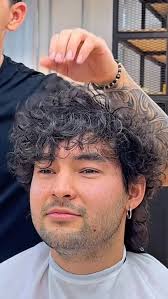 Corte de pelo moderno✓. . . . . #barberoslatinos #cambiodelook  #cortemasculino #cortedecabelo #cortecurtodesconectado #barberosdelmundo  #estilomasculino