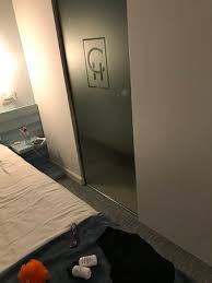Looking for a good deal on continental glass? Narrow Space Between Beds Glass Wall Gives No Privacy To Person In The Bathroom Picture Of Continental Forum Sibiu Tripadvisor