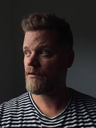 Scott Erickson Paints an Honest Picture of an Advent Season of Hope