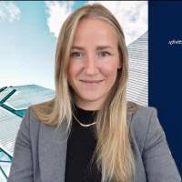 Anna Flach's Instagram, Twitter & Facebook