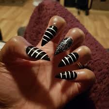 Black And White Striped Nails Halloween 75 Cool And Easy Halloween Nail Ideas You Are Bound To Try Koees Blog Halloween Nails Easy Halloween Nails Nails