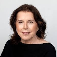 Lisa Litts's Instagram, Twitter & Facebook