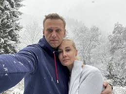 A moscow court sent russian opposition leader alexey navalny to prison for more than two and a half years on tuesday, prompting protests across the country. Navalny E Famiglia La Scelta Di Yulia Sempre Al Suo Fianco E La Figlia Dasha Guida La Generazione Social Corriere It