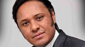 Cantor Rinaldo Viana é atração do programa "Sábado com Maria"