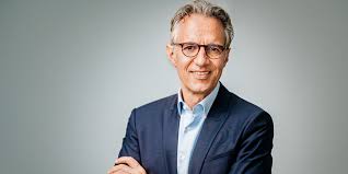 He became known for the game show go whole! Jorg Drager Verlasst Die Bertelsmann Stiftung Zum Ende Des Jahres Bertelsmann Stiftung