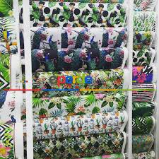 Çiçek desenli döşemelik kumaş koltuk berjer döşeme nasıl yapılır her pazar saat 13:00 görüşmek dileğinle bana destek. Cicek Desenli Dosemelik Ve Fon Perde Kumasi K325 Kumasi Kalindir Duck Bezi Degildir Gri Fume Antrasit Beyaz Pembe Cok Renkli Eperde Com