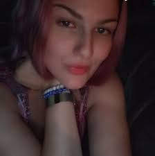 AITA.. so I've been in the restaurant industry for yearsss now I went to a  restaurant which wasn't very busy for lunch and our server started off  strong took our order food