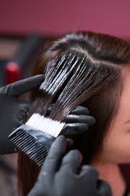 Rambut kinky memiliki bentuk rambut yang sangat intens, dengan bentuk ringlets yang padat. Mumpung Ppkm Yuk Pelajari Cara Mewarnai Rambut Sendiri