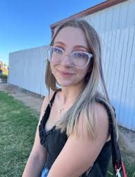 Samara Poole's Instagram, Twitter & Facebook