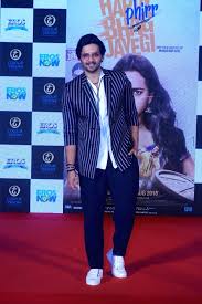 Happy phirr bhag jayegi, starring sonakshi sinha, diana penty, jimmy sheirgill, jassie gill and piyush mishra in the lead roles has opened to mixed response. Filmymeet Happy Phirr Bhag Jayegi Happy Phirr Bhag Jayegi Izle Hint Film Izle Hint Terdapat Banyak Pilihan Penyedia File Pada Horticulture Professor Happy Arrives In Shanghai And The