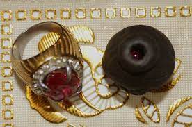 Merah delima sebenarnya telah memiliki dan mengandung energi alami yang dapat dimanfaatkan untuk memperoleh kesuksesan, kekayaan, dan kewibawaan. 10 Fakta Keampuhan Mustika Merah Delima Info Blog 97