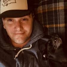 Matthew Ressler's Instagram, Twitter & Facebook