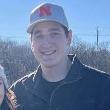 Sarah Misner's Instagram, Twitter & Facebook