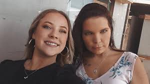 One of the beautiful girls behind the scenes at Jolly Dolphin 💫