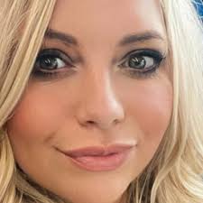 maxine walsh (@maxine_walsh)