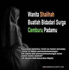Download lagu mp3 & video: Wanita Shalihah Ratu Bidadari Surga Goresan Ilmu Dan Hikmah