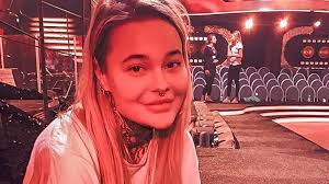 Były premier usiadł na widowni, aby kibicować swojej wnuczce, modelce monice miller! Monika Miller Pudelek