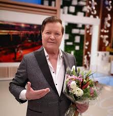 Brazilian actor marcos paulo was born marcos paulo simões on 1st march, 1951 in são paulo and passed away on 11th nov 2012 rio de janeiro, rj aged 61. Marco Paulo Is Having A Car Accident In The 39 Car Park The Television Neuck Com