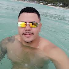 CHEGOU O DIA DO 30 NO SUBWAY! Só hoje o seu Sub 15cm de frango defumado com  cream cheese vira um Footlong 30cm!!! Cola no restaurante mais próximo de  você pra aproveitar!