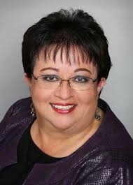 Donna Dart's Instagram, Twitter & Facebook