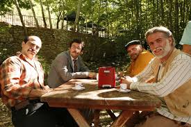 Öztekin died of a heart attack on 8 march 2021 in istanbul at the age of 62. Bild Zu Rasim Oztekin Dugun Dernek Der Hochzeitsverein Bild Ahmet Kural Baris Yildiz Murat Cemcir Rasim Oztekin Filmstarts De