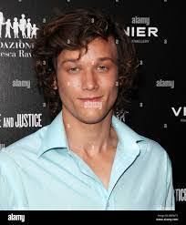 Scott Lipscomb's Instagram, Twitter & Facebook