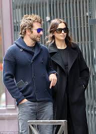 Kanye west and irina shayk are dating! Irina Shayk Instagram Followers Gaining And Losing Instagram Followers