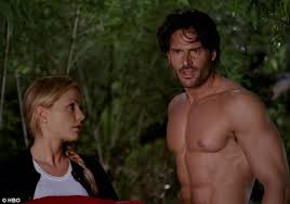 The episode ended with skarsgard's eric atop a mountain, surrounded by snow, reading in the nude. True Blood Star Alexander Skarsgard Bares His Muscular Body In Racy Scenes Daily Mail Online