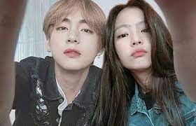 They support me with their songs . It S So Beautiful Kimtaehyung Kimjennie Jenniekim V Taehyung Jennie Taennie Bts Blackpink Blackbangtan Armybli Bts Girl Kpop Couples Kpop Girls