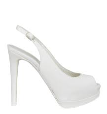 Due nomi che echeggiano da tempo sul palcoscenico dell'eleganza e la classe, accomunate dal gusto, dalla stravaganza, dalla femminilitá delle creazioni. Francesco Couture Sandalo Sposa In Seta Color Avorio Modello Chanel Open Toe Con Cinturino Alla Caviglia Scarpe Da Sposa Cinturino Alla Caviglia Scarpe