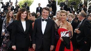 Mais depuis le début de cette année 2016, laura tenoudji a retrouvé l'amour. Christian Estrosi A Epouse Laura Tenoudji Et C Est Denise Fabre Qui A Celebre Le Mariage Lci