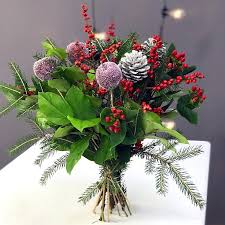 Berry Christmas Fresh Flowers Free Uk Delivery Christmas Flower Arrangements Christmas Flowers Flowers Delivered