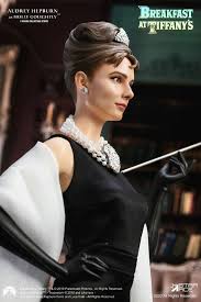 Breakfast at tiffany's is a 1961 american romantic comedy film directed by blake edwards, written by george axelrod, adapted from truman capote's 1958 novella of the same name. Actionfilmfigurenstatues Breakfast At Tiffany S