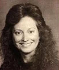 Tak Sengaja Hilangkan Cincin Pernikahan, Istri Didorong Suami Dari Atas  Tebing