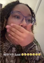 Does Sybil Lau Has Tattoo