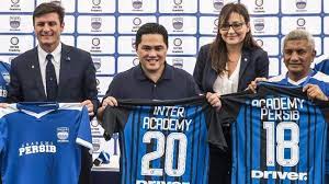 Attualmente il club nerazzurro sta attraversando un momento complicato dal punto di vista finanziario, ma la vittoria del campionato fa tentennare l'ex presidente. Erick Thohir Forza Inter