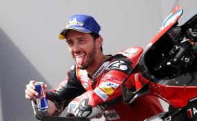 A week after miraculously avoiding a flying motorcycle that almost hit him at close to 200kph, yamaha motogp rider maverick viñales was again counting his lucky stars after a terrifying incident during. Dovizioso Se Reivindica En El Dia Del Susto De Rossi Y Vinales Diario Sur