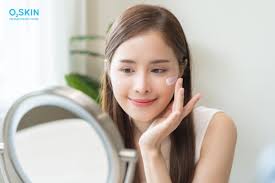 Nên bôi kem dưỡng ẩm khi nào thì tốt? Giải đáp từ chuyên gia