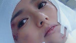 サスペンス、事故で3日間眠り続けても、まつげバッチリ(字余り) : Cafe de Eslavaの出来事