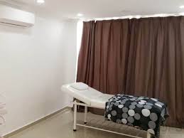 Aesthetic glow medical clinic is part of the klinik mediviron group. Dr Chong Clinic Bukit Indah Jb Medical Aesthetics Anti Aging Skin Dermatology Price Reviews Erufu Care