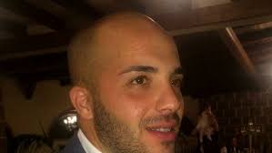 Il ragazzo si è sentito male mentre si trovava in un pub in compagnia di alcuni. Noce Si Sente Male Dopo Una Partita Di Calcetto Morto A 34 Anni Damiano Lamarca