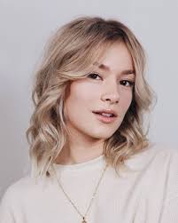 If you create an inverted bob, make sure you also get a fringe that is above your eyebrows. 21 Curtain Bangs To Flatter Every Face Shape And Hair Type