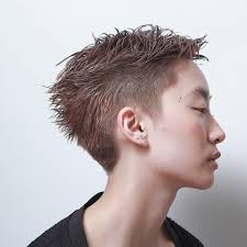 似合うファッションスタイルは女子の刈り上げまとめhair