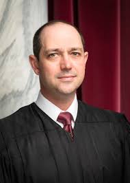 Amelia Knisely (@ameliaknisely)