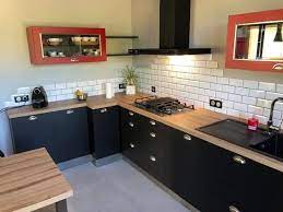 Le noir dans la cuisine , on adore ! Cuisine Bois Et Noir Une Tendance A Adopter Comera Cuisines